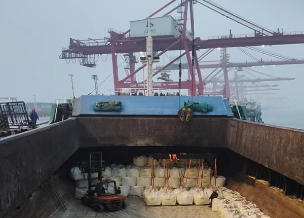 2024年1月25日我司在镇江港卸货5000吨颗粒硫磺